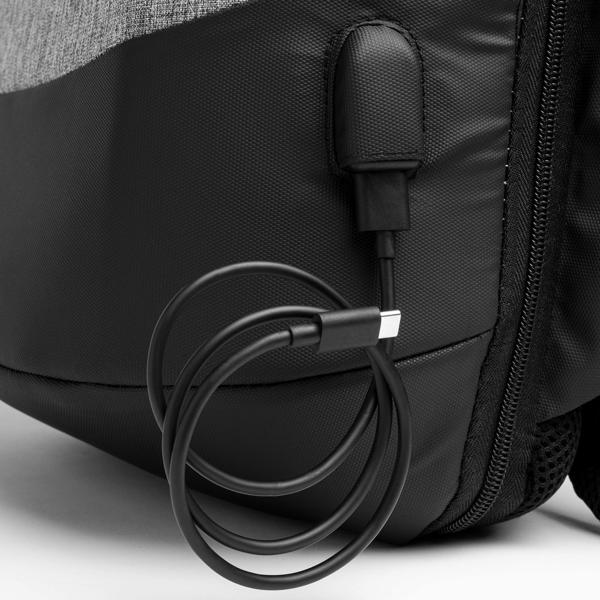 🎒 Mochila Antirrobo con Puerto USB – Seguridad y Estilo- MOANA