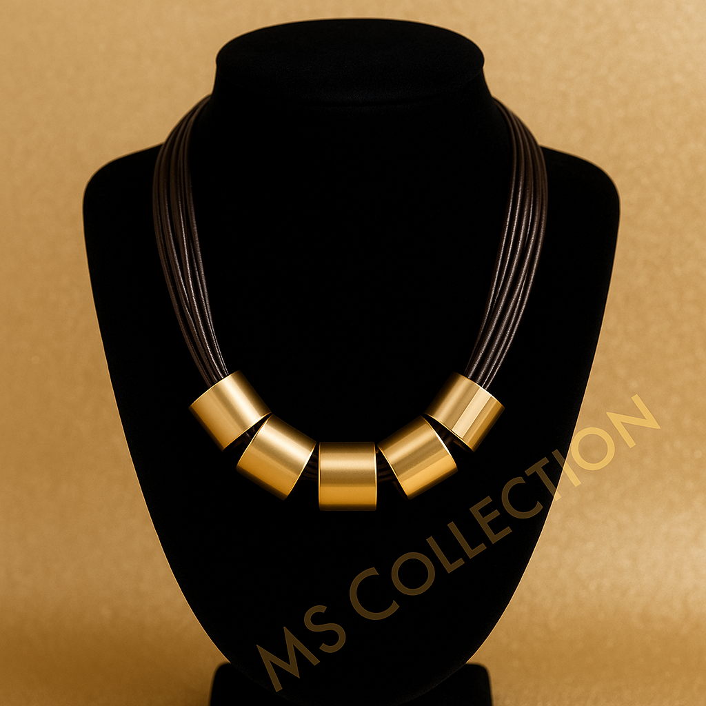 Collares Modernos con Anillos Dorados