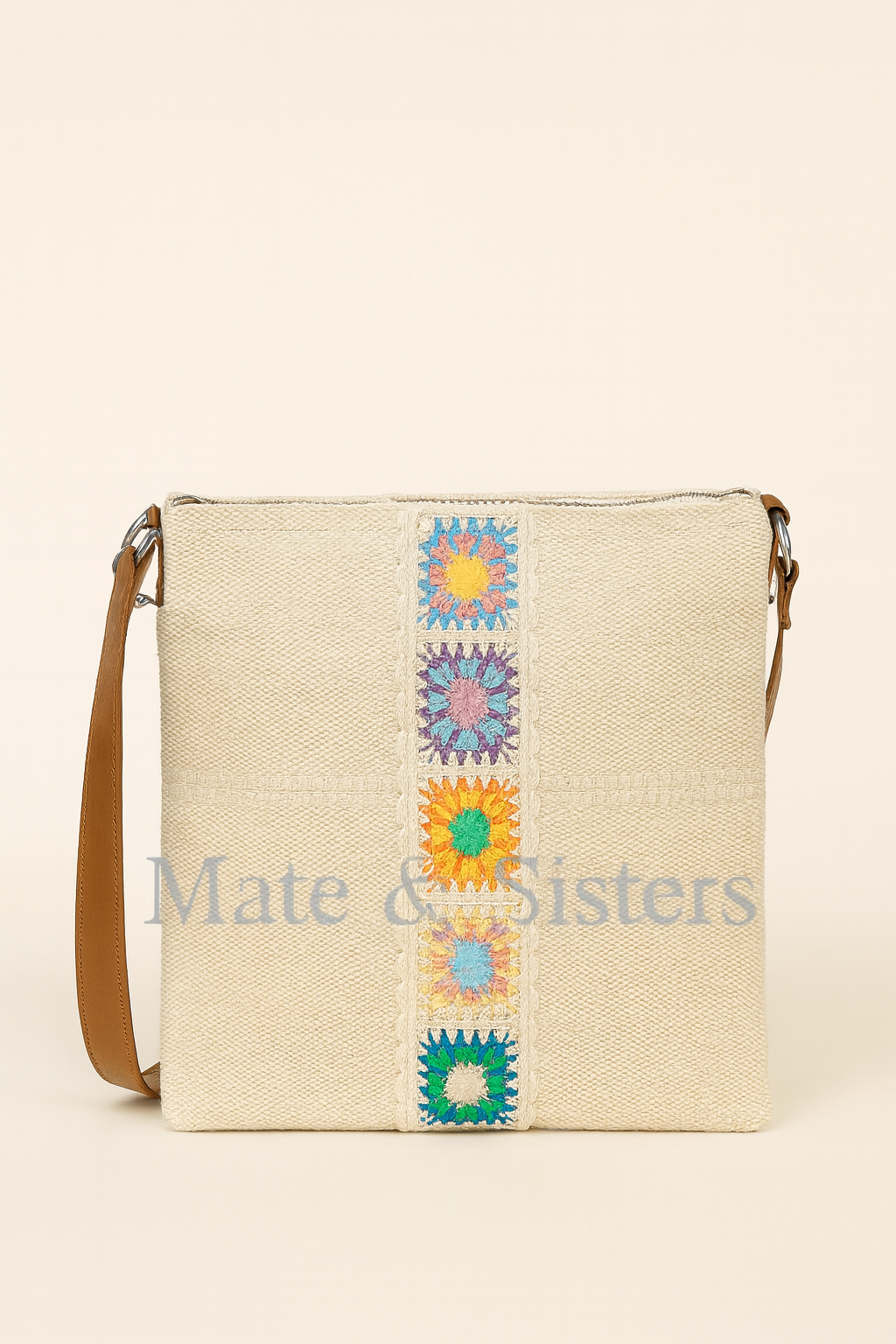 Bandolera Boho – Diseño Artesanal con Flores de Colores