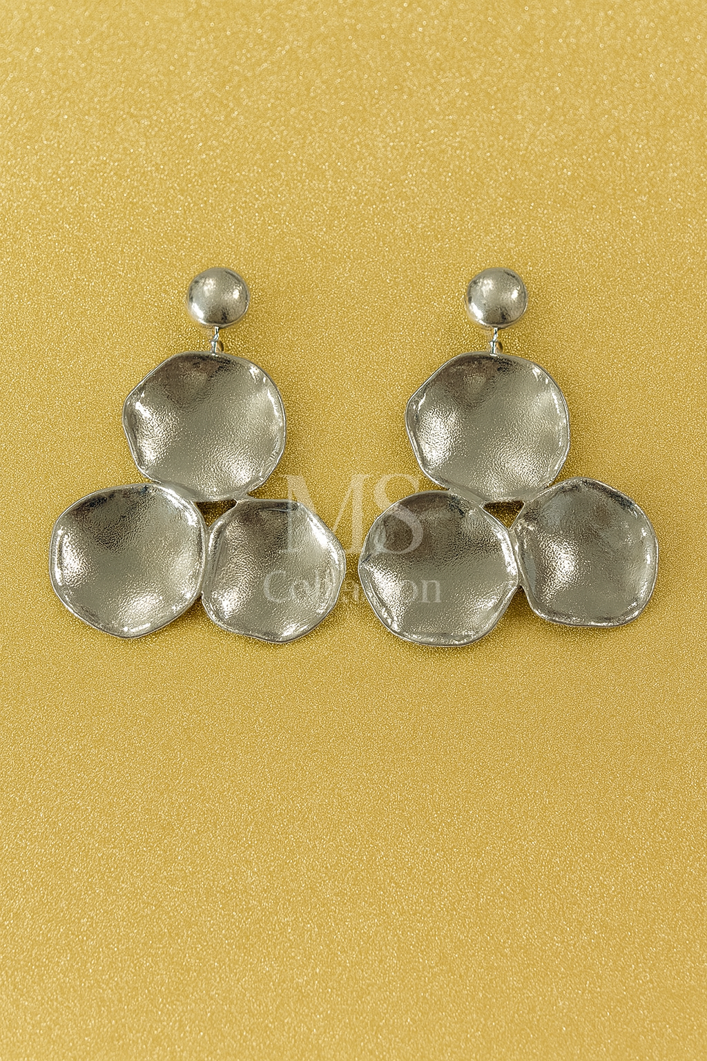 Pendientes de Acero Inoxidable Premium con Detalles Elegantes y Perla