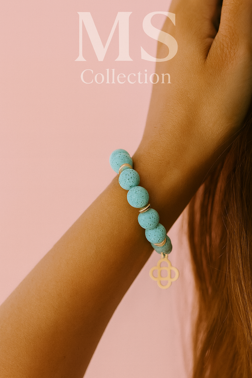 Pulsera de Piedra Volcánica con Dijes – Energía y Estilo ✨