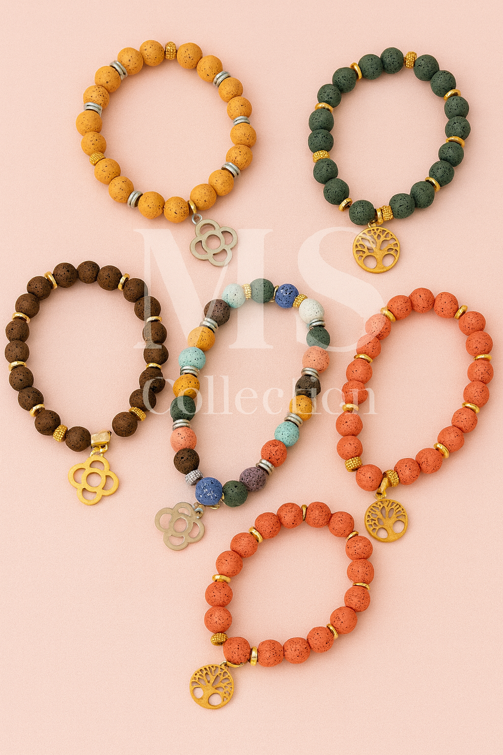 Pulsera de Piedra Volcánica con Dijes – Energía y Estilo ✨