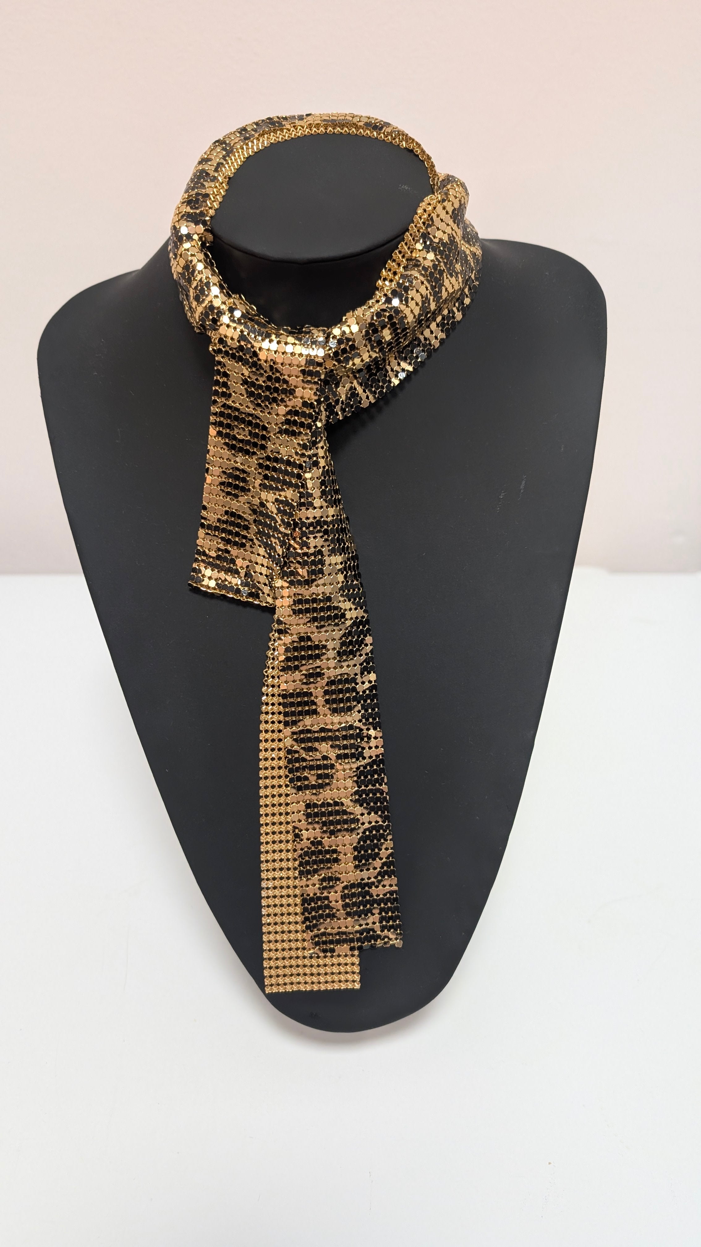 Collar Metalizado Multicolor – Estilo Chic &amp; Glam
